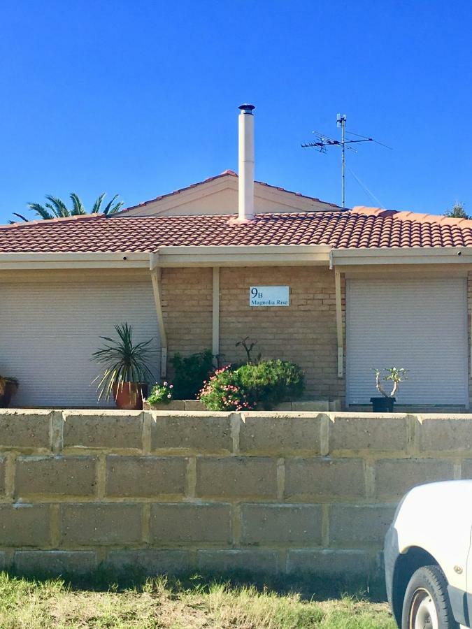 Relaxed Ocean View Villa Mandurah Exterior photo